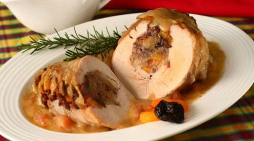 recipe image Peito de peru com ameixa e damasco