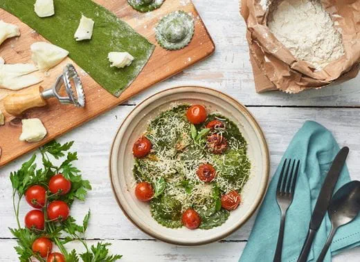 recipe image Ravióli Verde de Espinafre com Recheio de Muçarela de Búfala