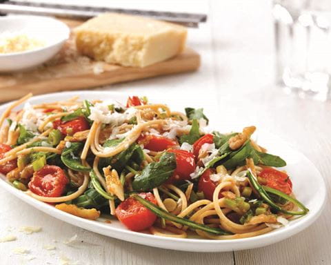 recipe image Espaguete com Rúcula, Nozes e Tomate Cereja